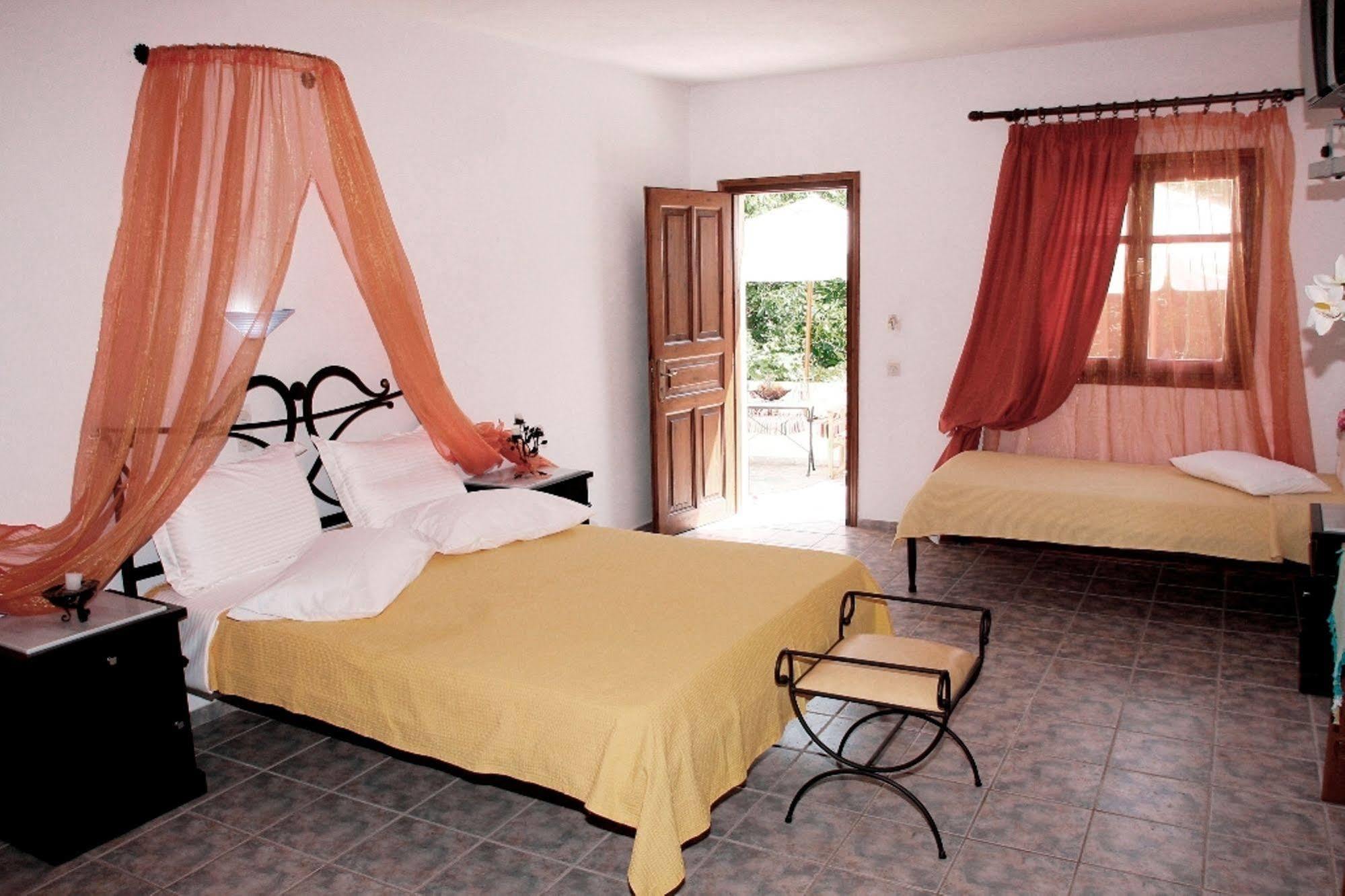 Artemis Bungalows Stafylos Exterior foto